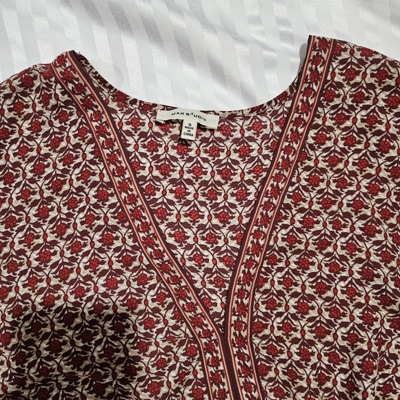 Floral Patterned Women's Top - Picture 2 of 10